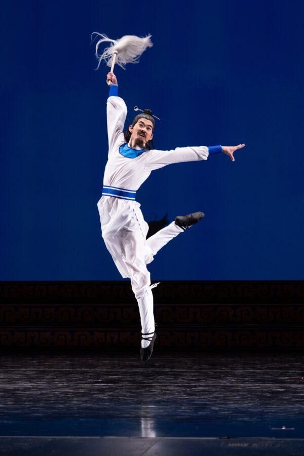 Shen Yun Performing Arts dancer Victor Li in a dance depicting a Chinese scholar, his favorite kind of character. (Edward Dye)