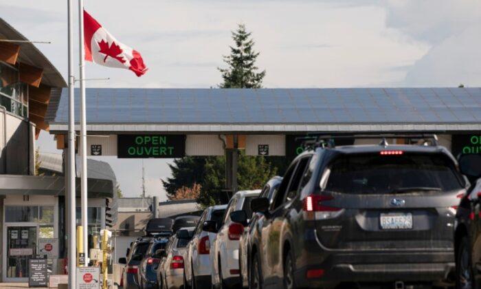 US Extends Closure of Canada and Mexico Land Borders