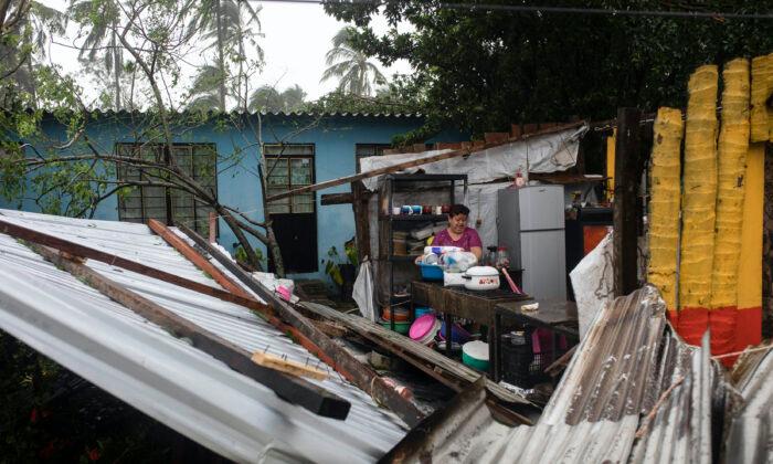Hurricane Grace Hits Mexico’s Gulf Coast, 8 Dead