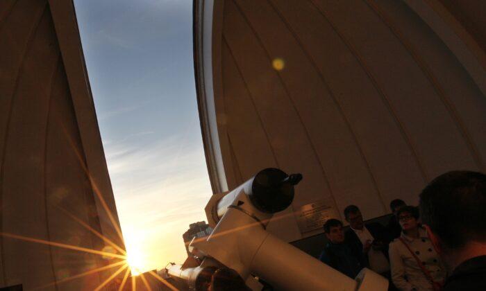 New Solar Telescope in Hawaii Aims to Open in 3 Months