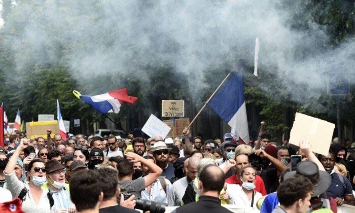 ‘We Should Abolish It’: French Vaccine Passport Protests Continue for 6th Weekend