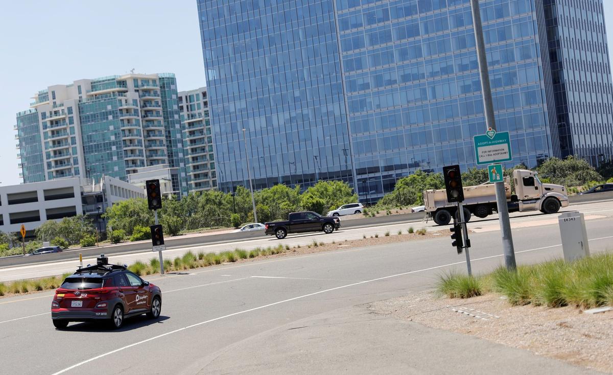 A Secret Weapon for Self-Driving Car Startups: Humans