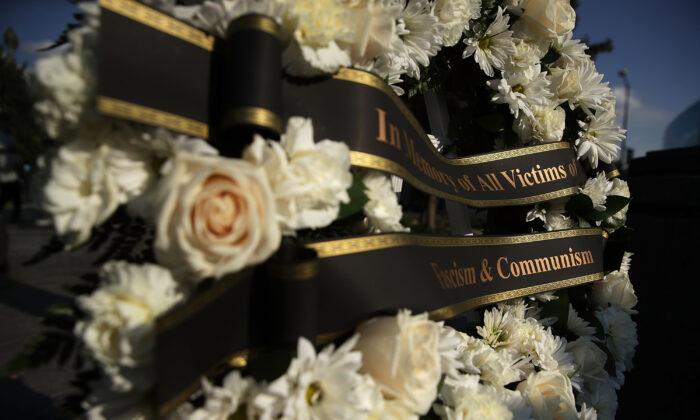 Victims of Communism and Nazism Remembered by Canadian Leaders on Black Ribbon Day