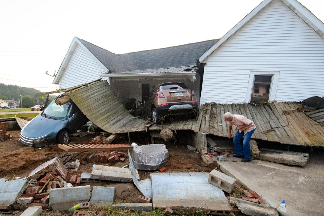 Crews Scour Debris for Missing People After Tennessee Floods
