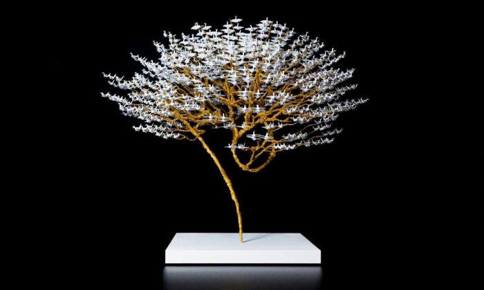 Japanese Artist Turns Thousands of Miniature Origami Cranes ﻿Into Symbolic Bonsai Trees