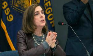 Oregon Governor Invokes Emergency Act Due to Wildfire, Residents Told to Evacuate