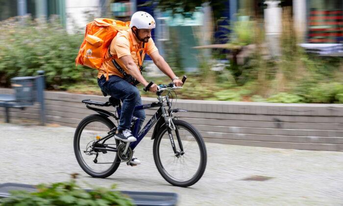The Afghan Minister Who Became a Bicycle Courier in Germany