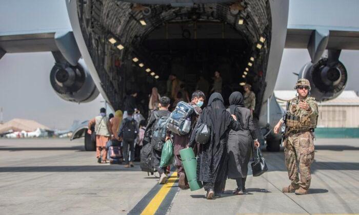 Canada’s Last Military Flight to Leave Kabul Thursday, as Monsef Admonishes Taliban