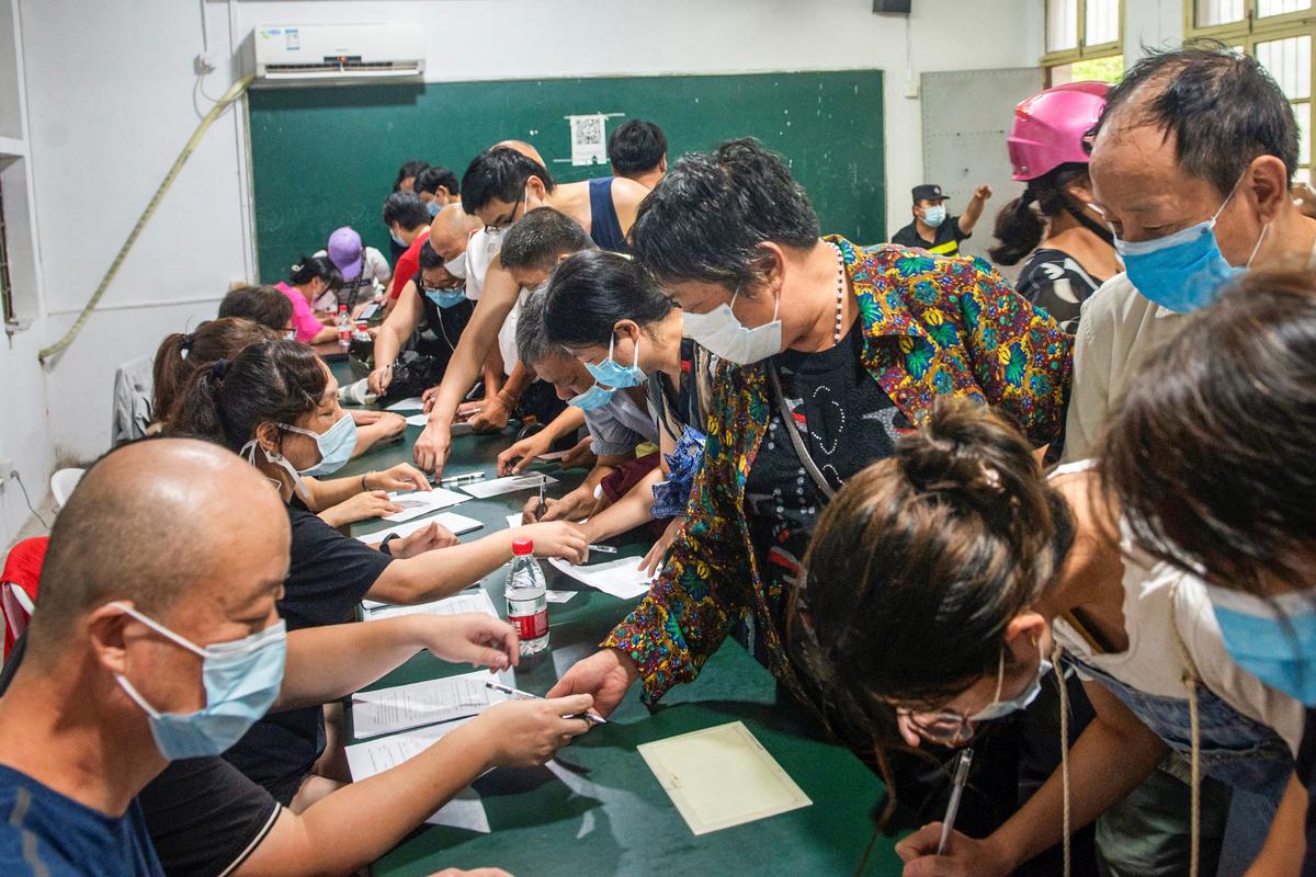 Chinese Official Sets 1.1 Billion Vaccination Target by October to ‘Win People’s War’