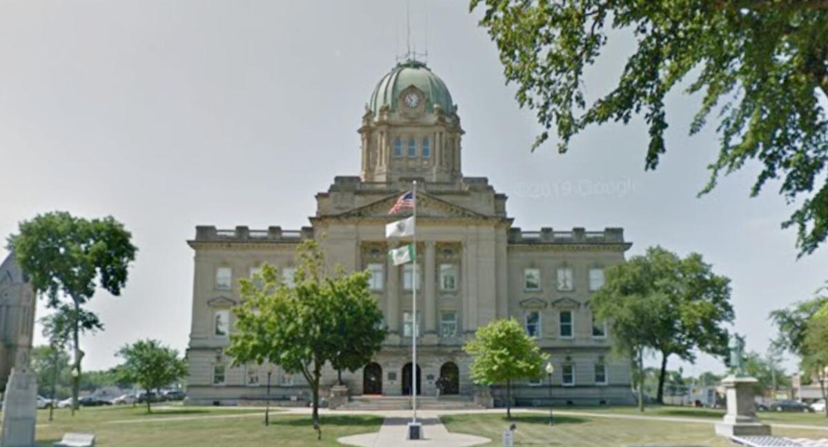 2 Dead, 1 Hurt in Shooting Near Illinois Courthouse; Suspects in Custody