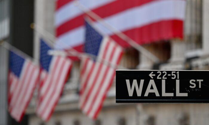 Wall Street Closes Rollercoaster Week Sharply Lower