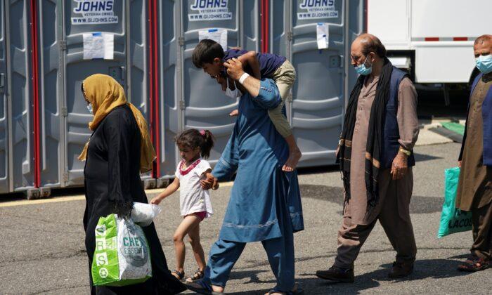 US Taps Three More Military Bases to House Afghan Refugees, Expands Upper Limit to 50,000