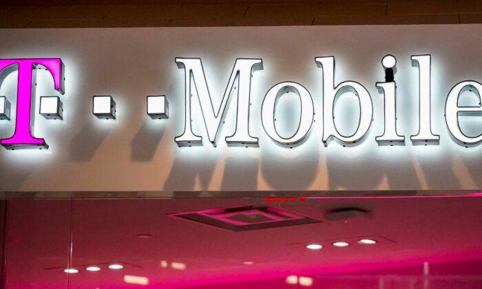 T-Mobile CEO Says ‘Truly Sorry’ for Hack of 50 Million Users’ Data