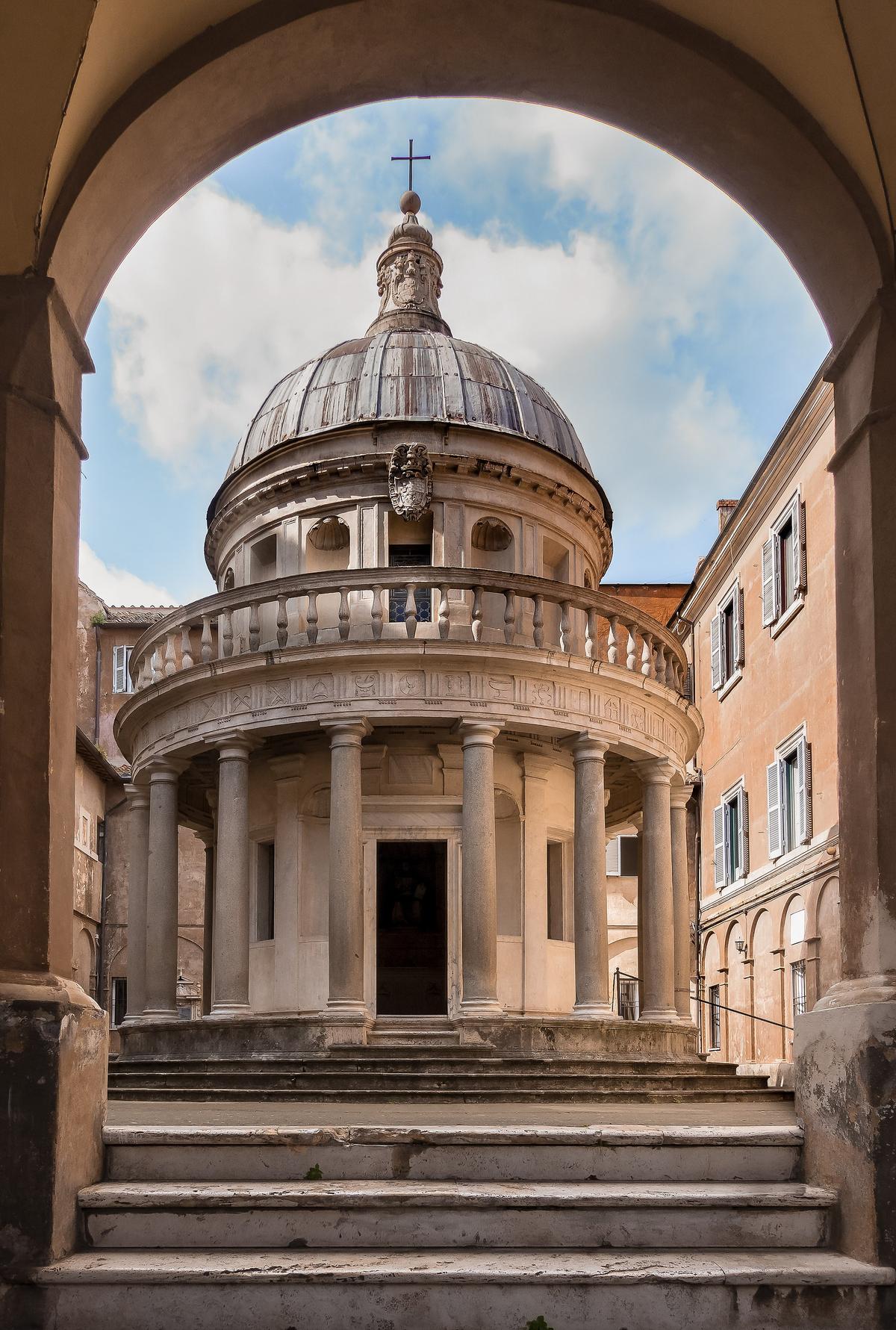 Italian architect Donato Bramante’s Tempietto greets and welcomes those visitors who ascend Janiculum Hill, one of the seven hills of Rome, and pass through the courtyard entrance of the monastery of San Pietro. (Herbert Weber, Hildesheim/CC BY-SA 4.0)