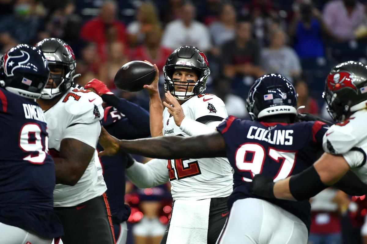 Brady Throws Touchdown Pass as Buccaneers Beat Texans 23–16