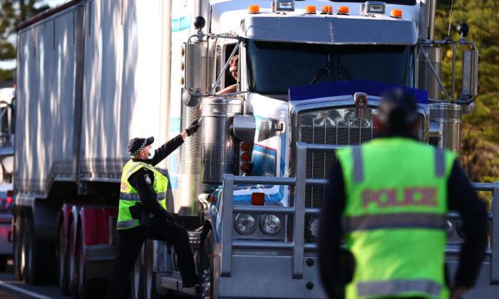 Australian Truckers Protest Mandatory Vaccines and Lockdowns, Block Major Highway