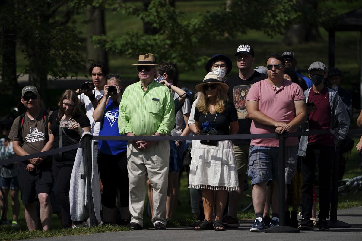 Likeability and Inspiration: How Politicians Win Over Undecided Voters