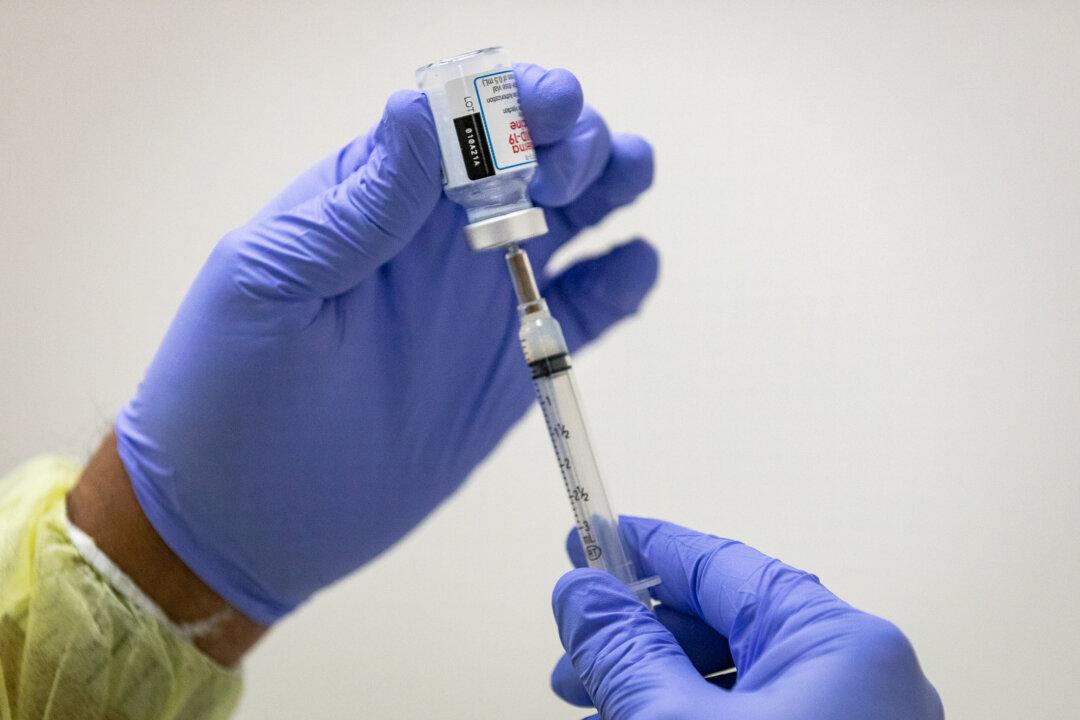 Moderna Working on Combining COVID-19 Booster and Flu Shot