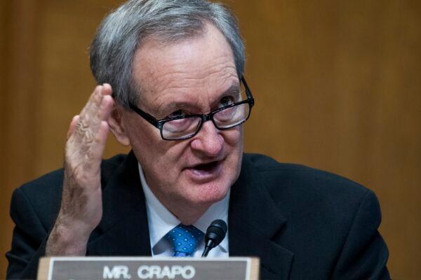 Ranking Member Sen. Mike Crapo (R-Id.) questions Internal Revenue Service Commissioner Charles Rettig during a Senate Finance Committee hearing on Capitol Hill in Washington, D.C, on June 8, 2021. (Tom Williams-Pool/Getty Images)