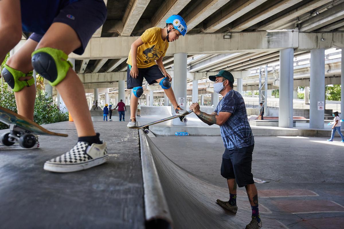 Kids skate during a class in Miami. (Courtesy of Chris Aluka Berry/AlukaStorytellingPhotography.com via <a href="https://www.facebook.com/surfskatescience">Surf Skate Science</a>)