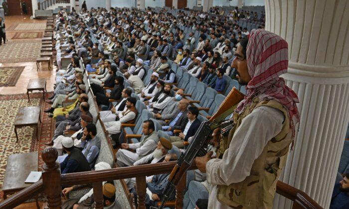 Evacuee Says Taliban Gaining Control of Kabul Through Threats, Coercion