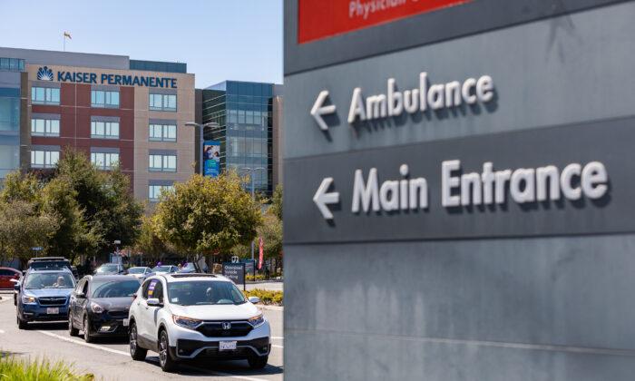 Over 75,000 Workers Strike Against Kaiser Permanente in Largest Healthcare Disruption in US History