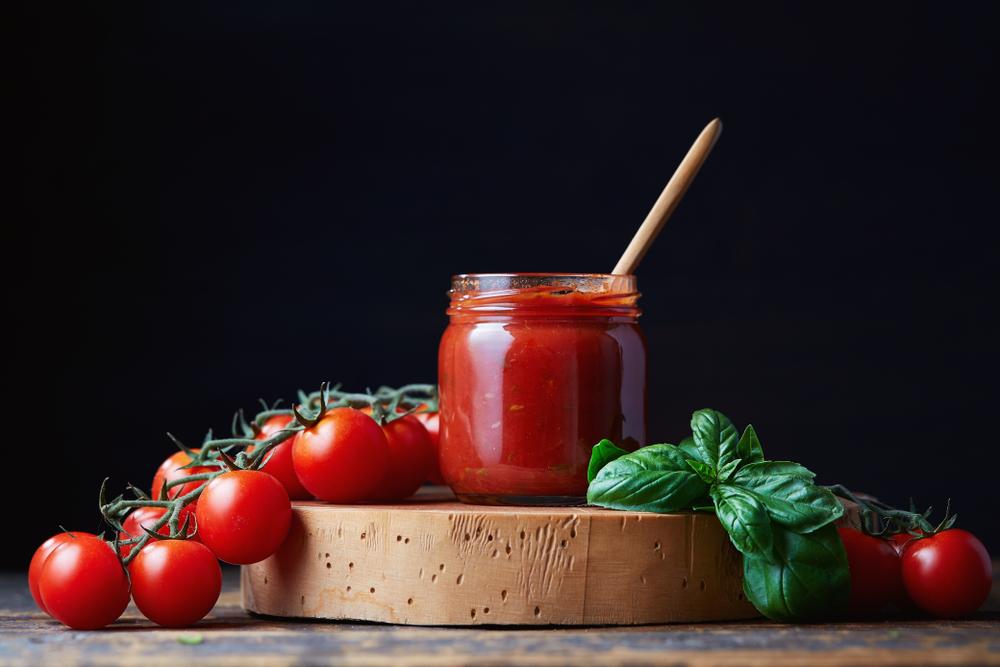 Tomato sauce is best when made with fresh tomatoes. (Melica/Shutterstock)