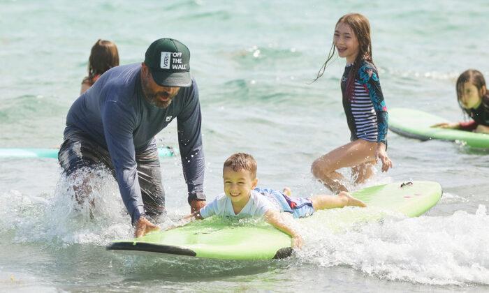 Florida Couple Teaches Homeschooled Kids Science at Skatepark and While Surfing at the Beach