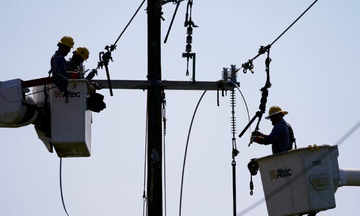 Over 500,000 Louisiana Residents Still Without Power 8 Days After Hurricane Ida