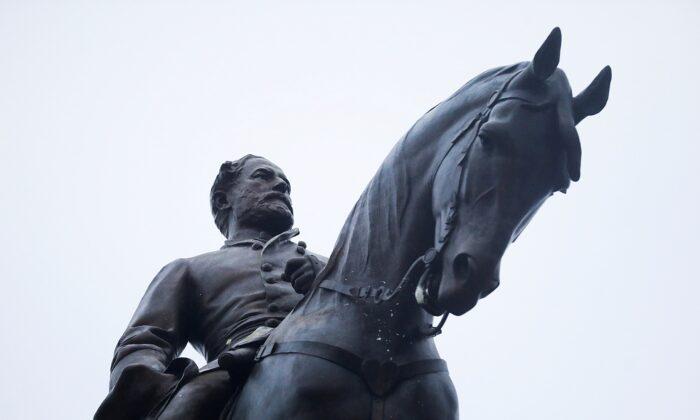 Virginia to Take Down Robert E. Lee Statue on Wednesday