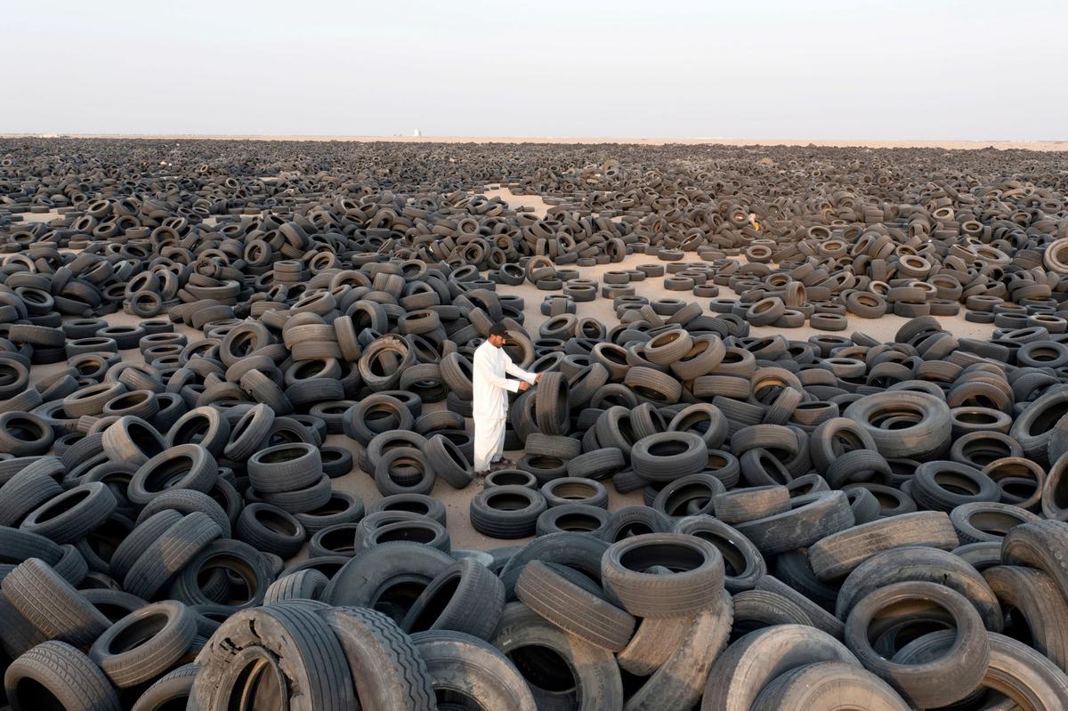 Kuwait Starts to Recycle Massive Tire Graveyard