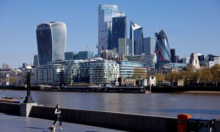 London Takes Aim at New York With Five-Year Financial Plan
