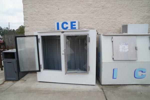A busted up and looted ice container at Big Boss Travel Plaza in Tickfaw, La., on Sept. 3, 2021. (Jackson Elliott/The Epoch Times)