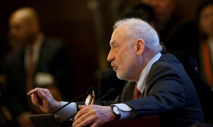 Senior Democratic Economist Stiglitz Says Fed’s Powell Should Go