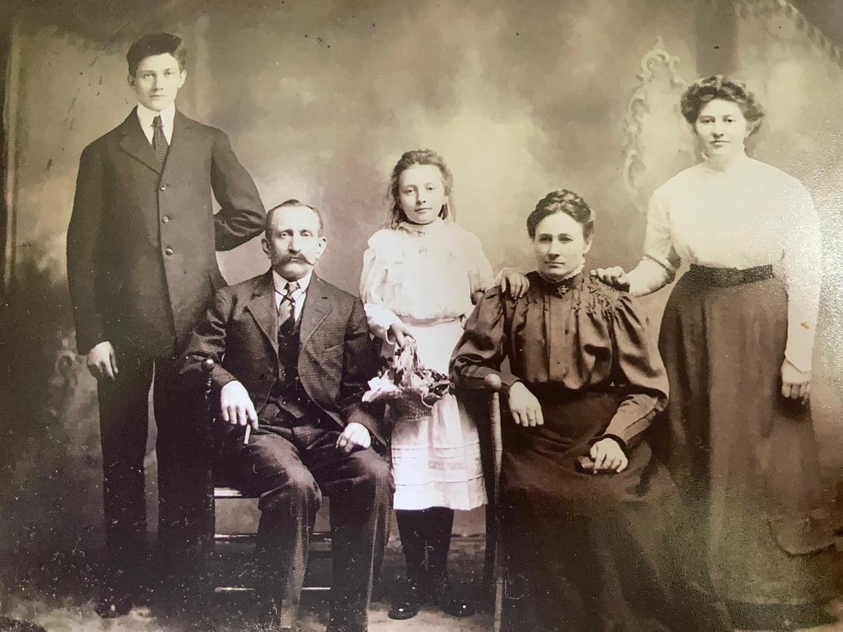 The Kuhn family, newly immigrated to Philadelphia, in 1908. (Courtesy of E. M. McCreight)