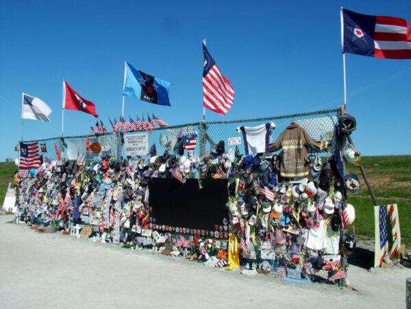 Before the Flight 93 National Memorial was built, busloads of people stopped at this fence near the crash site in Shanksville, Pa., to grieve. (Chuck Wagner/"Reflections from the Memorial")