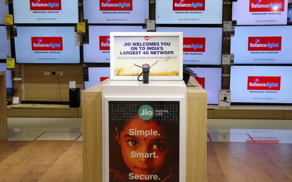 Chip Shortage Pushes Reliance, Google to Delay India Smartphone Launch