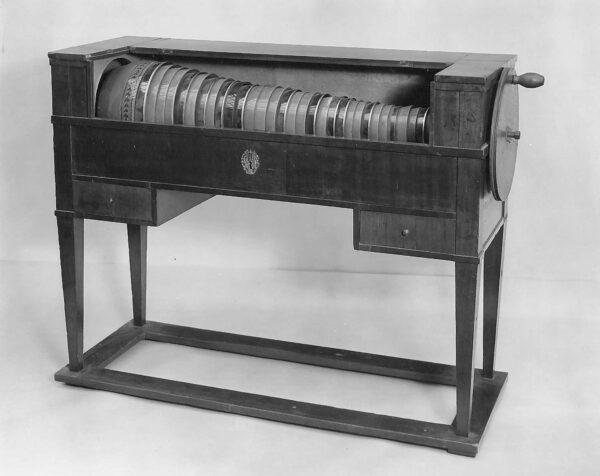 Glass harmonica, 18th century. The Crosby Brown Collection of Musical Instruments, 1889; Metropolitan Museum of Art. (Public Domain)