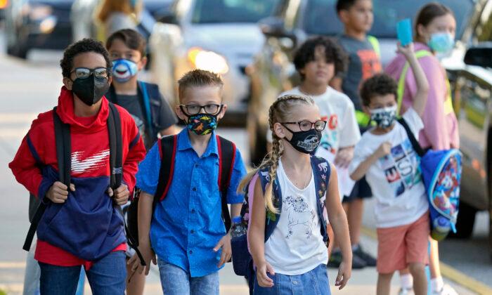 Fight Over School Mask Mandates in Florida Ramps Up