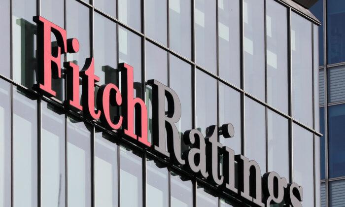 Fitch Warns It Might Downgrade Dozens of US Banks After Slashing America's Credit Rating