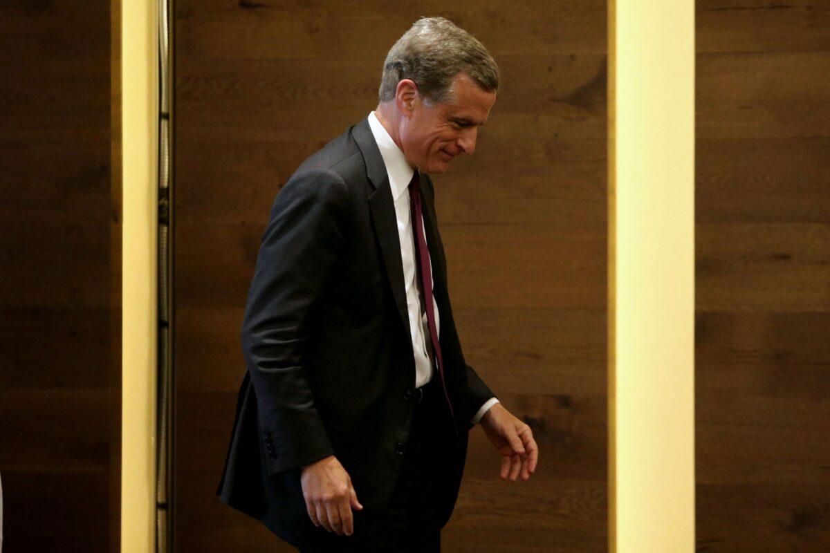 Dallas Federal Reserve Bank President Robert Kaplan walks after the True Economic Talks event in Mexico City, Mexico, on July 14, 2017. (Edgard Garrido/Reuters)