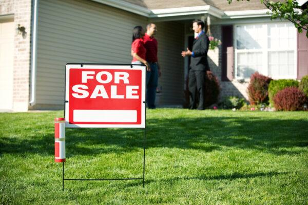 A single family house is in the market. (Sean Locke Photography/Shutterstock)