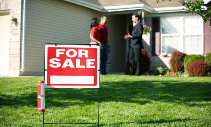 Why Are Real Estate Companies Advertising They Will Buy Your House?