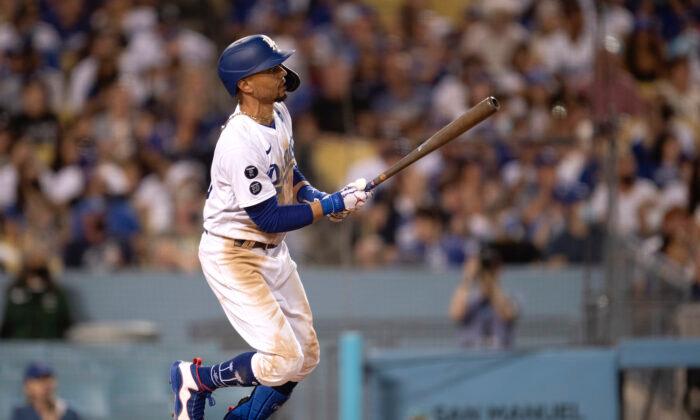 Betts Homers on 4-RBI Night, Dodgers Beat Padres 5-4