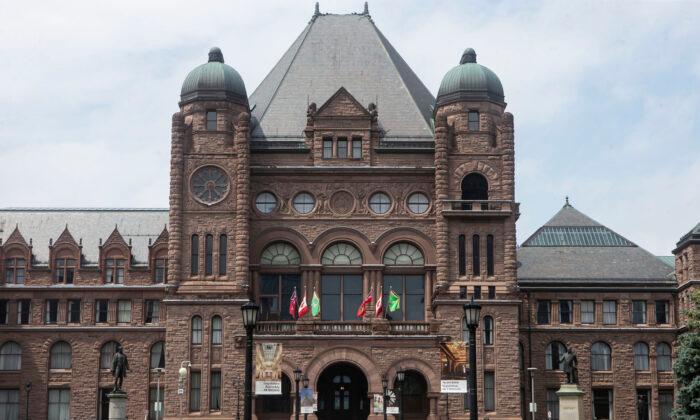 First Responders Silently Protest Mandatory COVID-19 Vaccination at Ontario Legislature