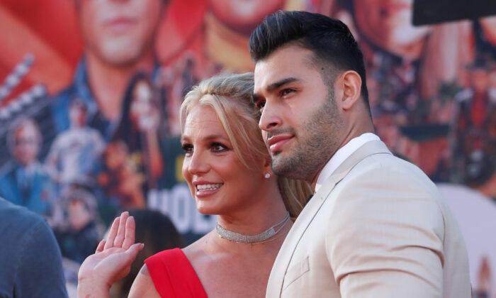 Britney Spears Announces Engagement to Boyfriend Sam Asghari