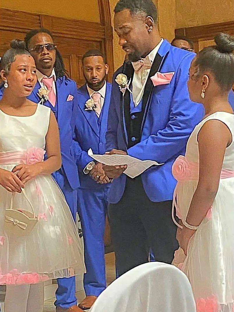 Dontez proposing adoption to his daughters. (Courtesy of Dontez Williams)