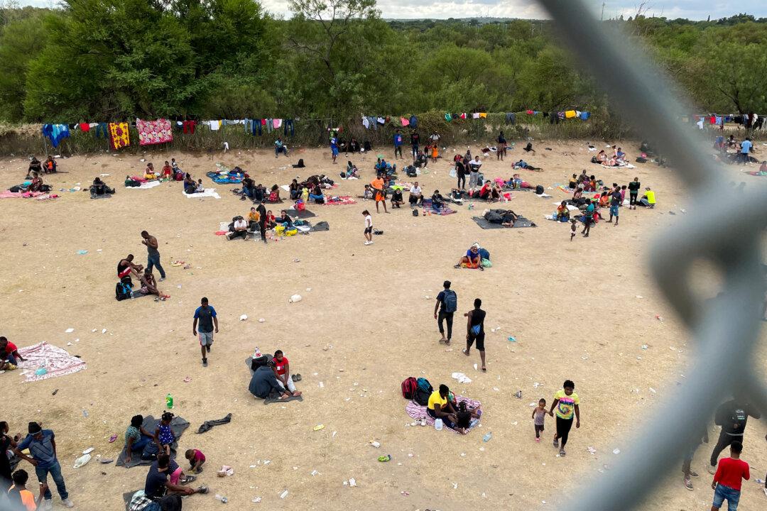 Illegal Aliens Being Transported Through Texas County Must Show Negative COVID Test