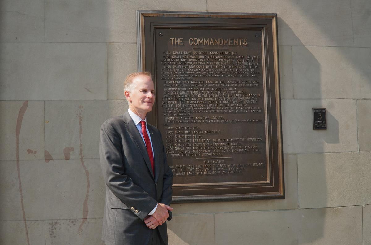 Minnesota Sheriff Paints Over Ten Commandments Mural at New County Jail
