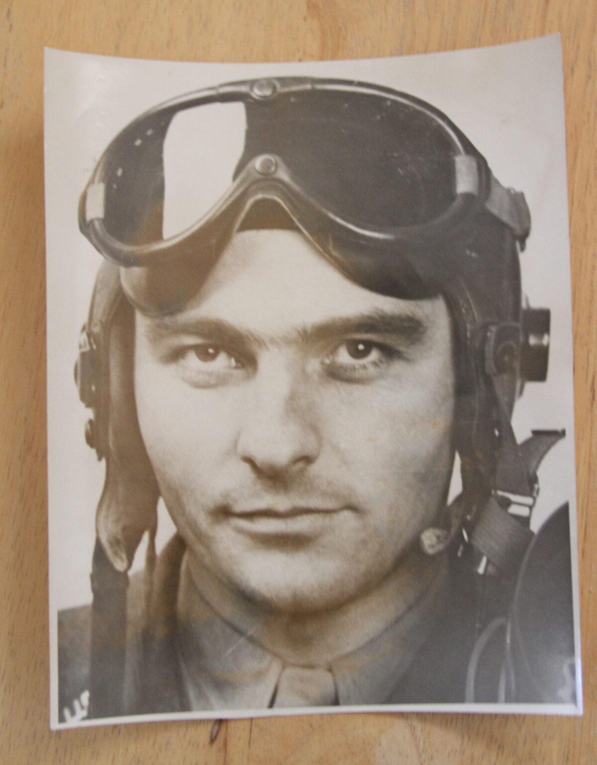 A photo of Ed Reeder as a young pilot. (Brad Jones/The Epoch Times)